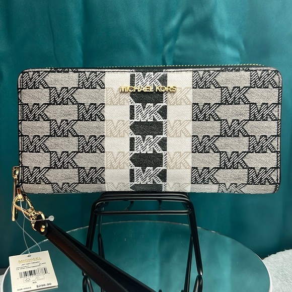 Micheal kors continental